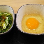 Yoshinoya - ねぎと玉子は別皿でした