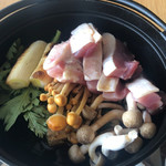 鳥歐 - 黒岩土鶏の鶏すき鍋