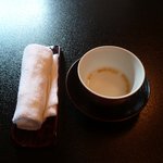 あられ茶を飲んで、ランチ始まりです。