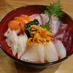 蕎麦と魚 十介 - 新鮮な魚介を使った海鮮丼