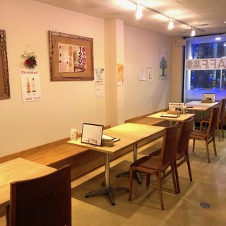 事前に予約いただければ２階の個室約１５名様のご利用が可能です。
