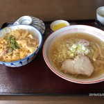 食堂 しみず - 親子丼とラーメンセット￥970