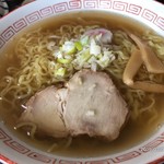 食堂 しみず - セットのラーメン。あっさりした普通に美味しいラーメンです。
