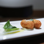 Motive Pizzeria E Caseificio - 2019年3月再訪：プチ前菜2種☆ 