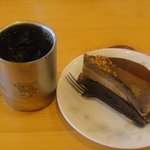 Komedako Hiten - アイスコーヒー　400円　と　チョコケーキ　280円