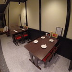 Kushi Ikuzou - テーブル席　2卓あります
