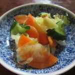 TAHOE - お通しは浅漬け