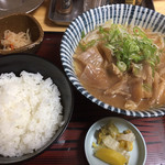 せせらぎ食堂 - すじ肉ラーメン定食950円