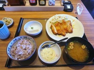 Yayoi Ken - チキン南蛮定食