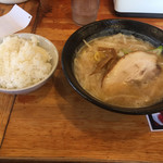 あっぱれ亭 - ミニ合わせ味噌とライス