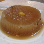 もつ焼 まるい - お通しの大根