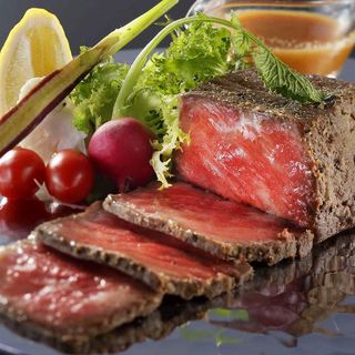 Enjoy both meat and fish♪Enjoy exquisite dishes packed with special care