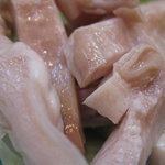 もつ焼 まるい - 火が全然通っていないので弾力はひとしおです