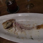 オッティモ 葉山本店 - 鯛の香草ロースト。取り分けは店員さんがしてくれます。