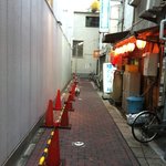 アジアンティー 一茶 - この写真の一番奥にお店が。