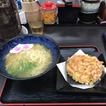 資さんうどん - エビ天うどん、細麺440円！