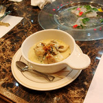 龍 ボンバンス - フォアグラの
      ソテーと帆立貝柱のフリカッセ780円