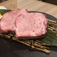 近江うし 焼肉 にくTATSU 青山本店 - 