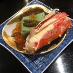 日本料理 会席小久保 - 蓬入り胡麻豆腐 つくしとタラバ蟹のせ