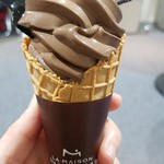 ラ・メゾン・デュ・ショコラ   - チョコレートソフトクリームどっしり