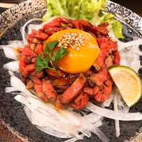 焼肉 高麗ガーデン 南堀江店 - 赤身和牛ユッケ