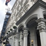 The English Tea Room at Brown's Hotel - ロンドン最古のホテルのティールームだ