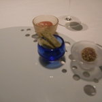 ア・ニュ ルトゥルヴェ・ヴー - ピンぼけしています。