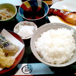 味の山海里 口福 - 【ランチ】サーモン照焼と天ぷら盛り合わせ（￥860）