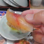 すし三崎丸 - 寿司は手で食す・イサキ