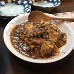 Natsuishi - 同じく大皿料理から麻婆豆腐。シビレあり。