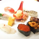 王将寿司 - 特上 にぎり  サイドビュー