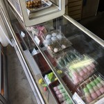 みくらや餅店 - 店内ショーケース