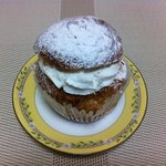 ハヤシベーカリー - シュクリームパン（2011/11再訪問）