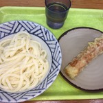 うどん さか枝 - かけうどん 小  ちくわ天
      シンプルな讃岐の朝うどん これで290円