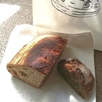 ブリコラージュ ブレッド アンド カンパニー - ブリコラージュブレッドと、パン・アルモワーズのハーフ。20190302