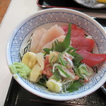 まぐろ魚河岸日本列島 - まぐろ３色丼