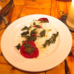 Pizzeria Via Stato - カプレーゼ。モッツァレラが濃厚で旨し！