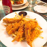 Bijan's Bistro - チキンテンダー。つまり胸とササミのから揚げ。衣はビアバタのフレンチならぬ「南部風」 あ、クレオールのつもりかしら、はは。