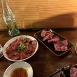 炭火焼肉 ホルモン にく式 - 