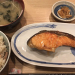 Hanamiduki - 甘塩鮭焼き 980円