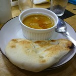 立呑みバール下駄さん - 缶詰カレーとナン