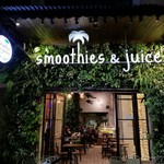 Smoothies & Juices - 入り口