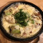 遊 - 鶏と白葱の鉄板チーズ焼き580円