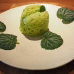 Fujiya 1935 - 気泡を含ませたウスイエンドウ豆のパン