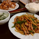 中華食堂 - 青椒肉絲定食！奥は油淋鶏定食！！