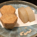 下町割烹とめだて - 里芋海老塩揚げ・大根素揚げ 梅塩