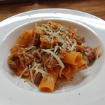 Cucina Italiana e Gastronomia CICCIO - 自家製サルシッチャとちりめんキャベツのトマトソース、リガトーニ