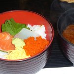 くずし割烹花々 - レディースランチ海鮮丼アップ