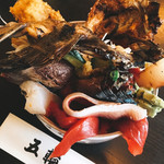 五輪鮨 - 海鮮丼 並盛り