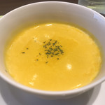 ステーキハウス 蜂 - かぼちゃのスープ